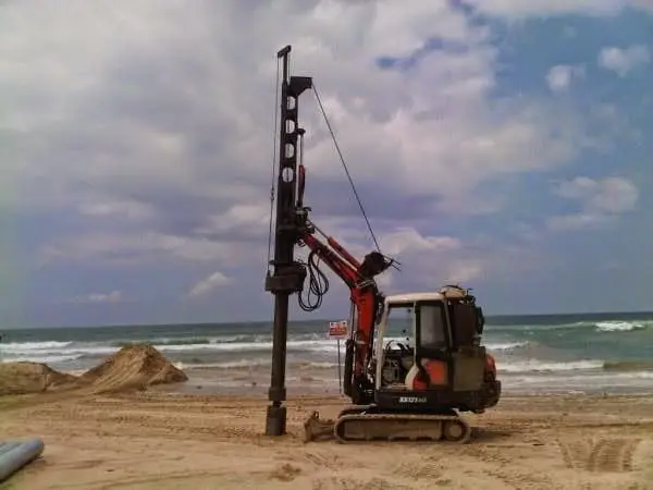 כלונסי בטון מוגמרים — קידוח יבש לביסוס מבנה תעשייתי